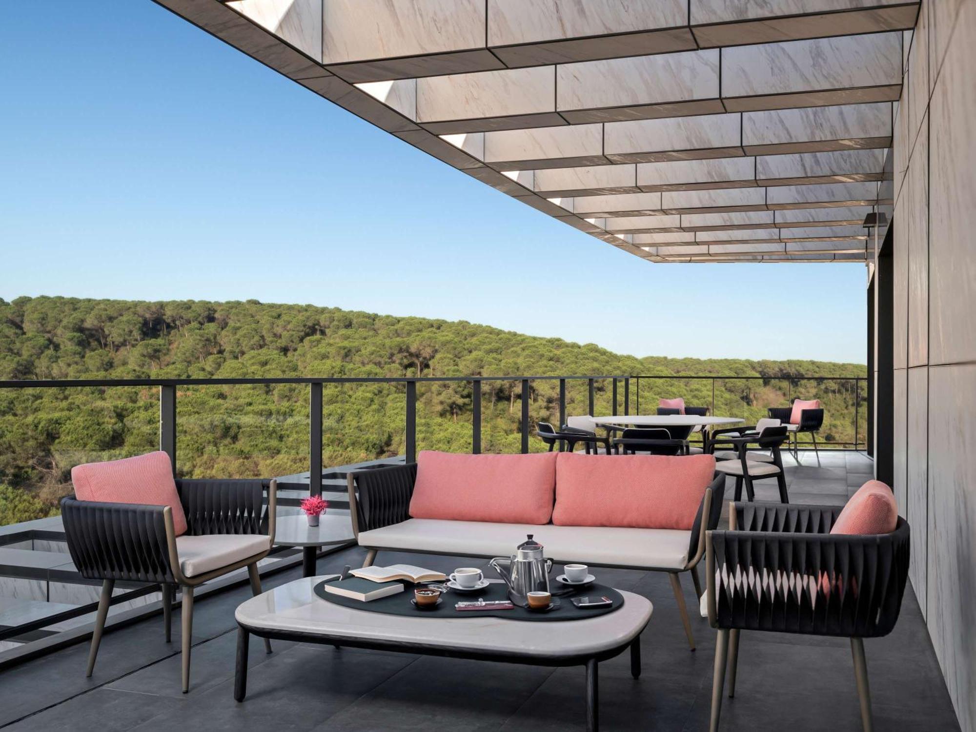 Moevenpick Living Istanbul Saklivadi Hotel Екстериор снимка