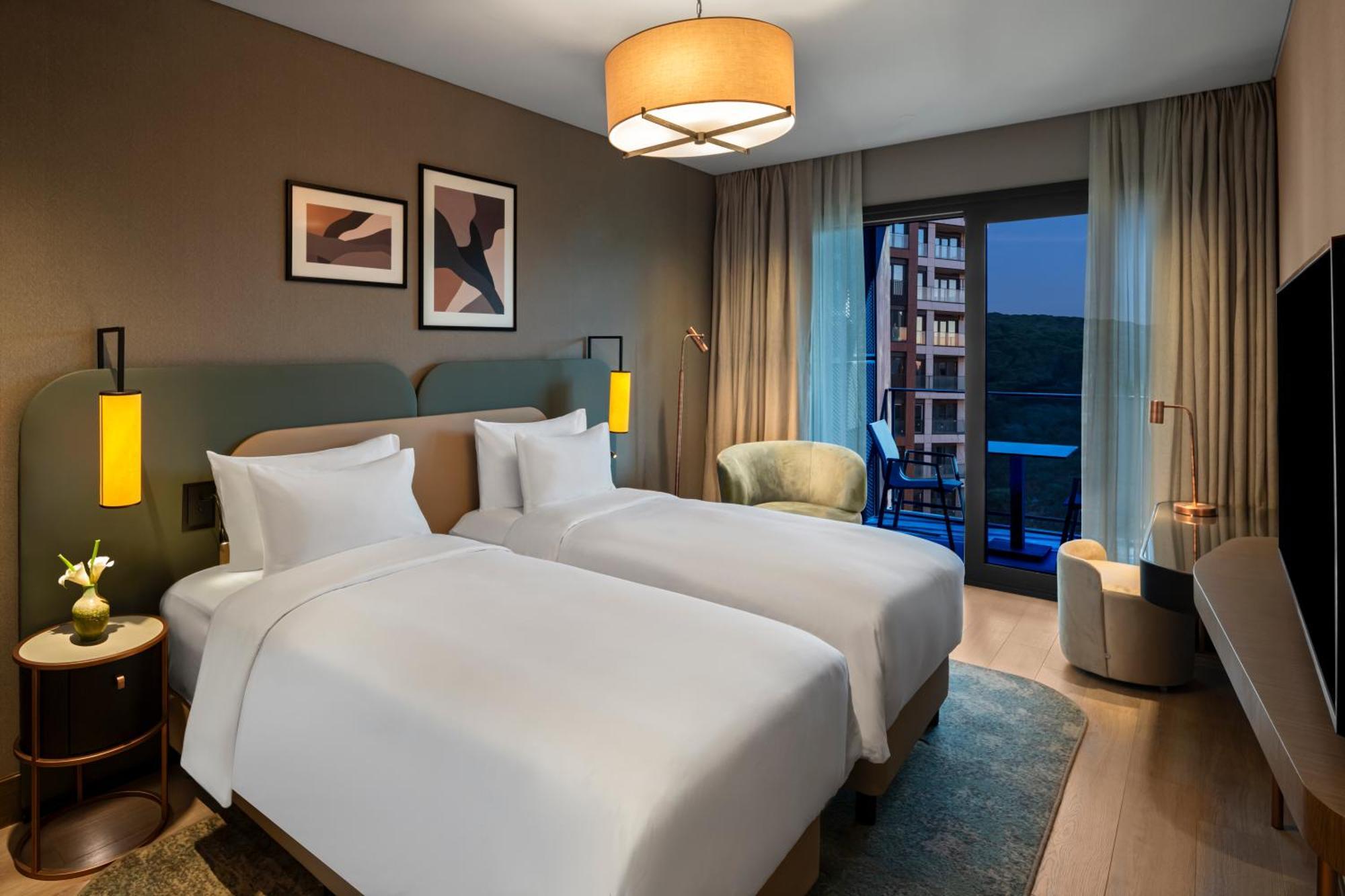 Moevenpick Living Istanbul Saklivadi Hotel Екстериор снимка