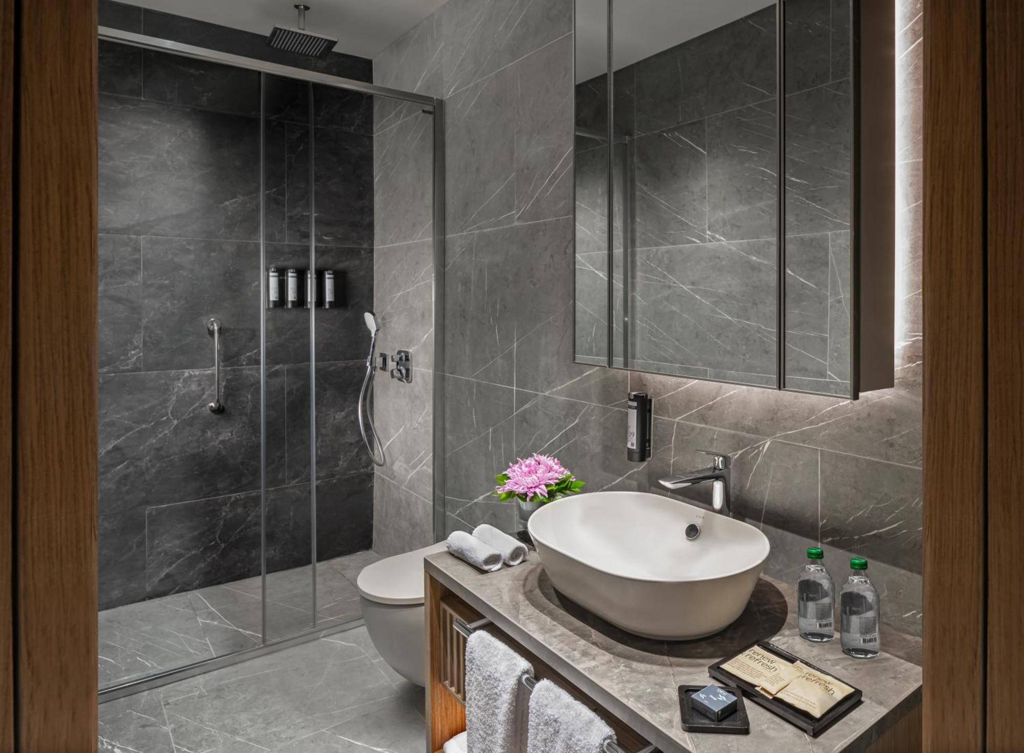 Moevenpick Living Istanbul Saklivadi Hotel Екстериор снимка