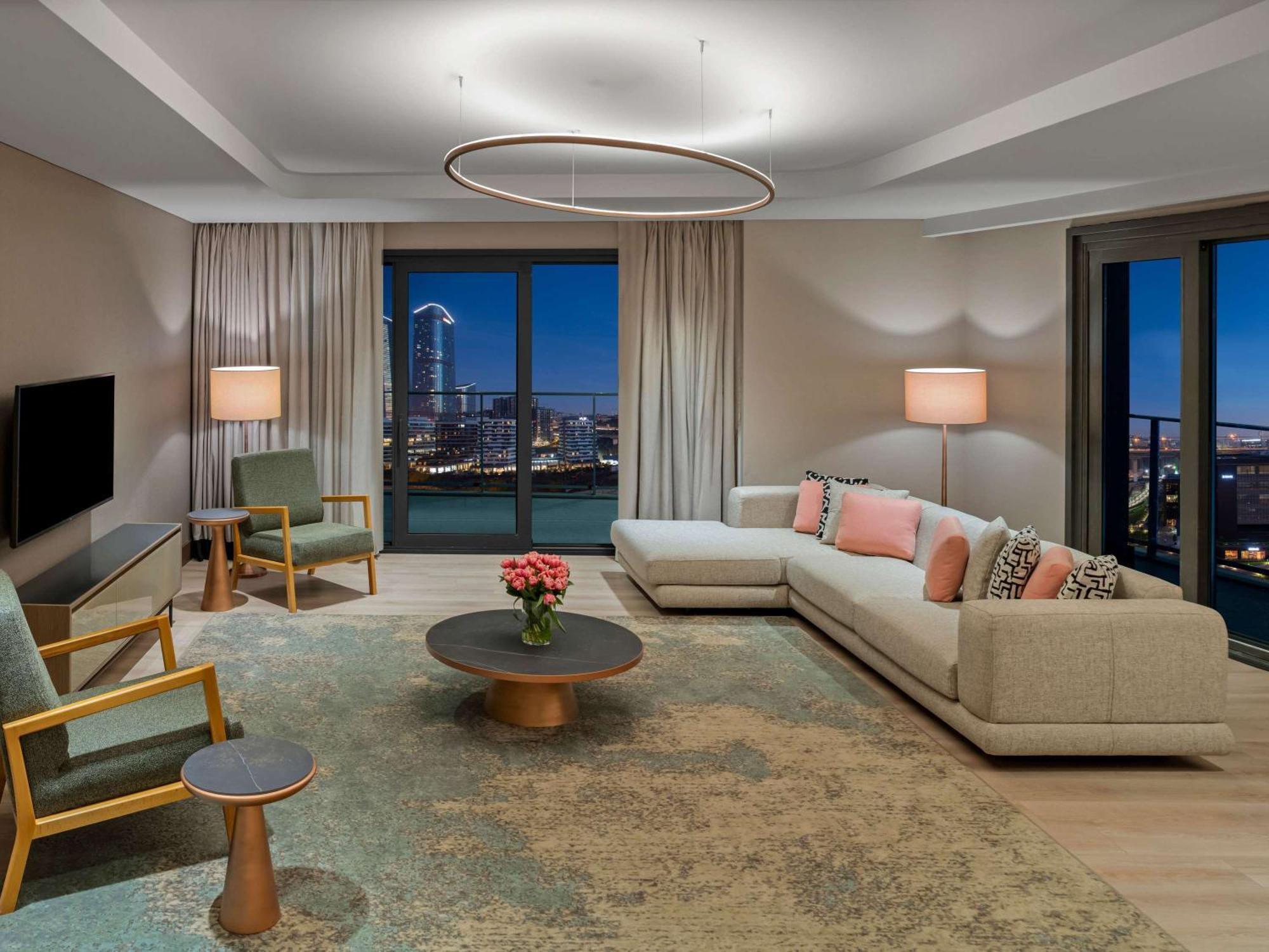 Moevenpick Living Istanbul Saklivadi Hotel Екстериор снимка