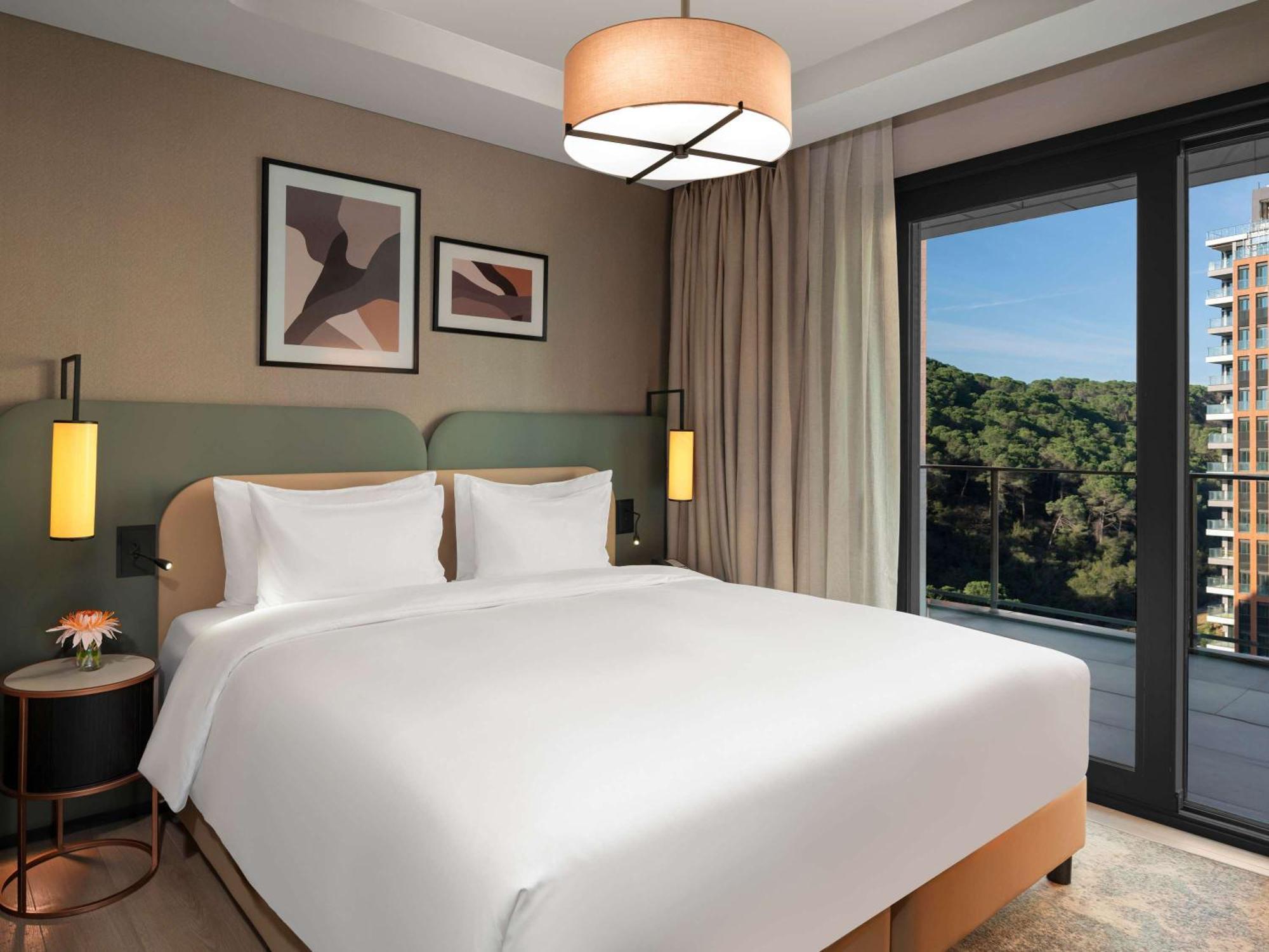 Moevenpick Living Istanbul Saklivadi Hotel Екстериор снимка