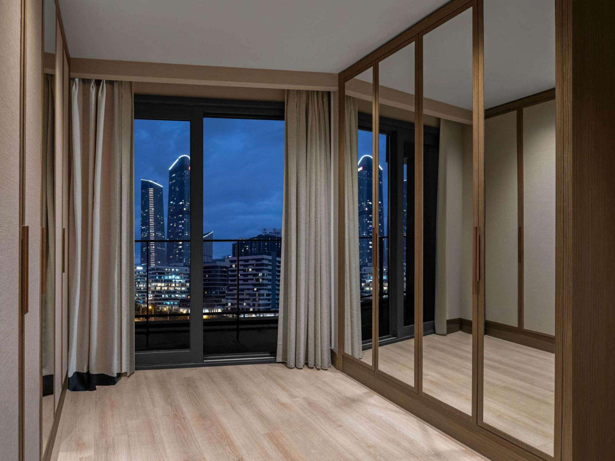 Moevenpick Living Istanbul Saklivadi Hotel Екстериор снимка