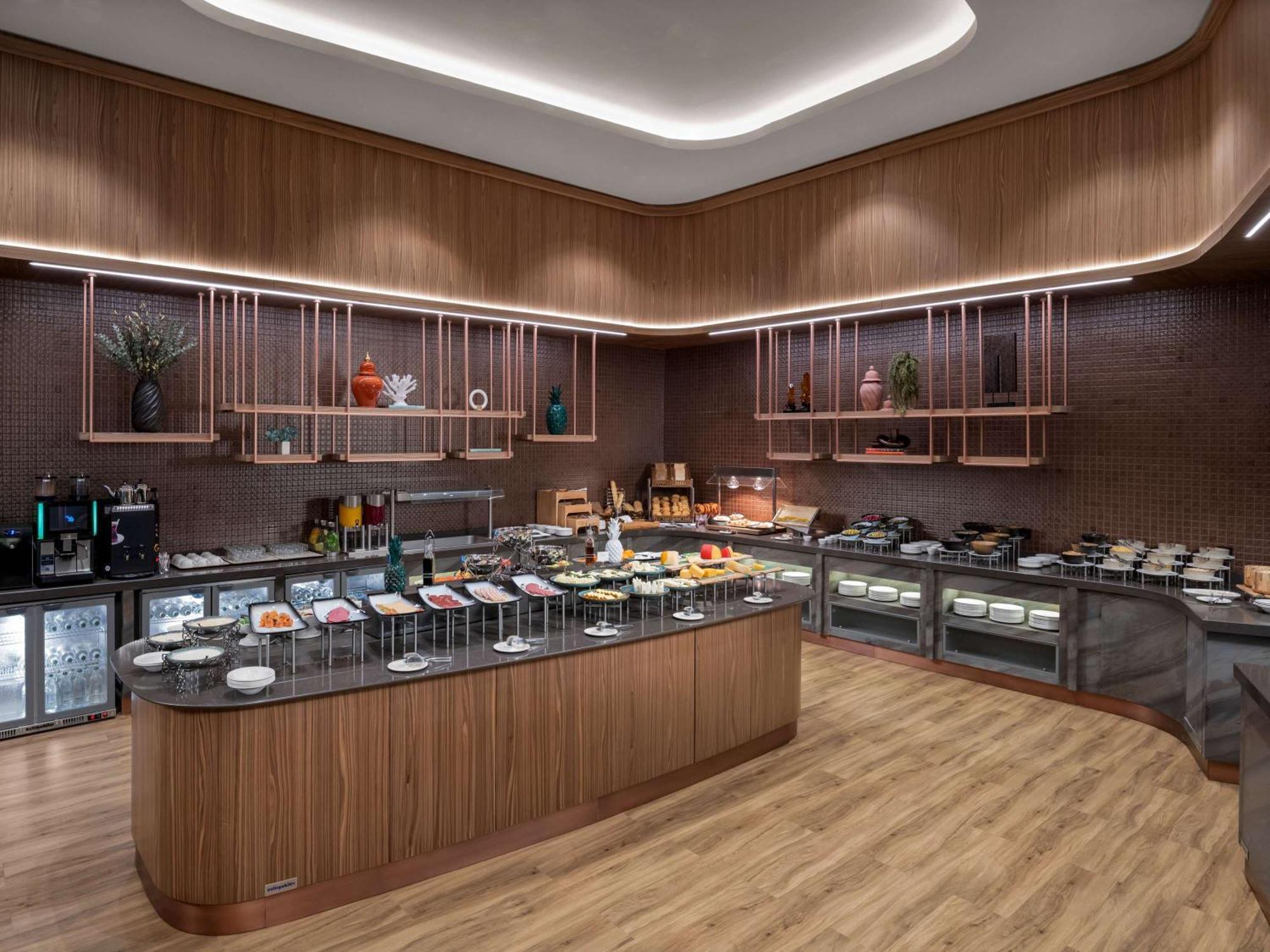 Moevenpick Living Istanbul Saklivadi Hotel Екстериор снимка