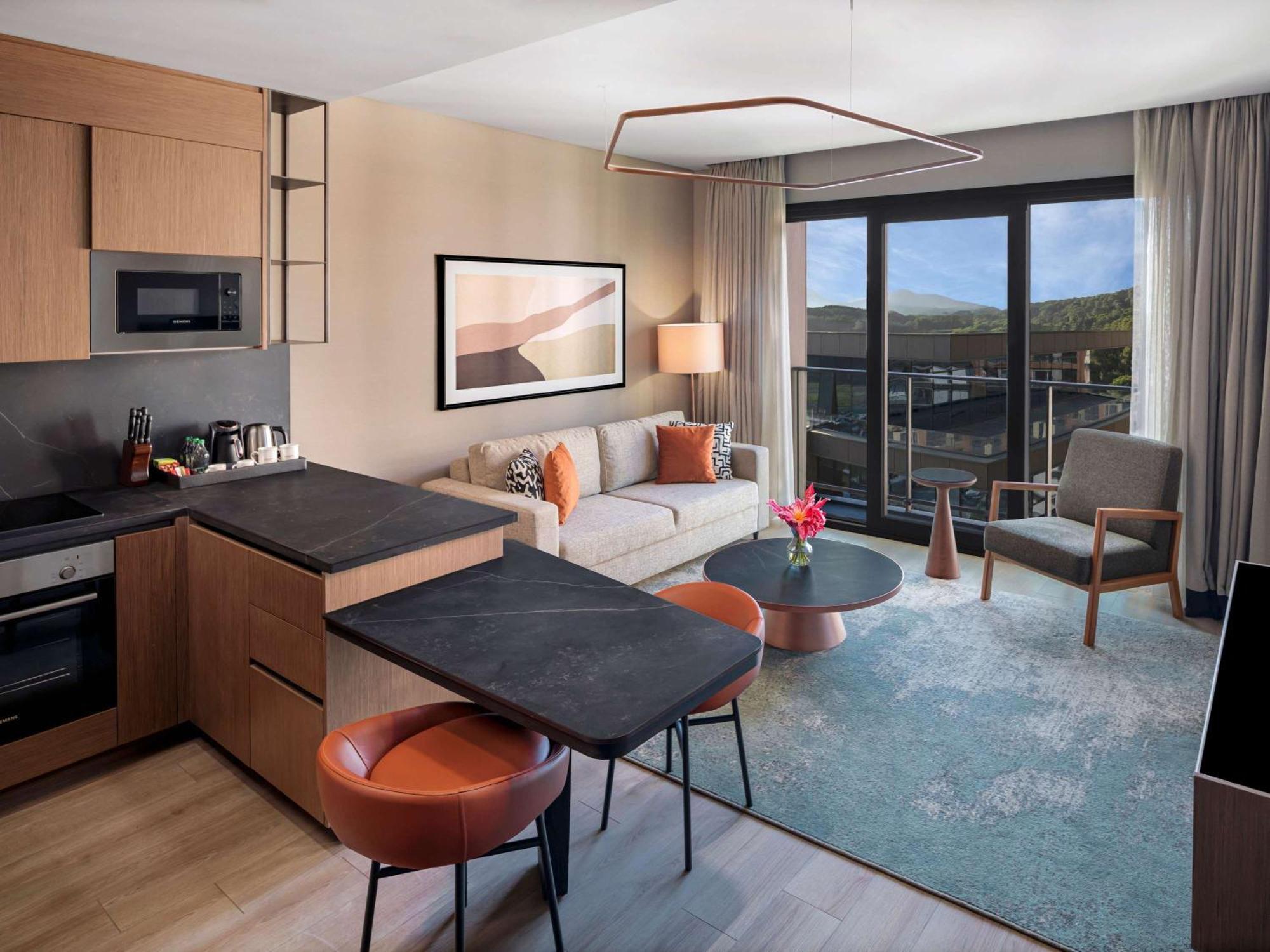 Moevenpick Living Istanbul Saklivadi Hotel Екстериор снимка