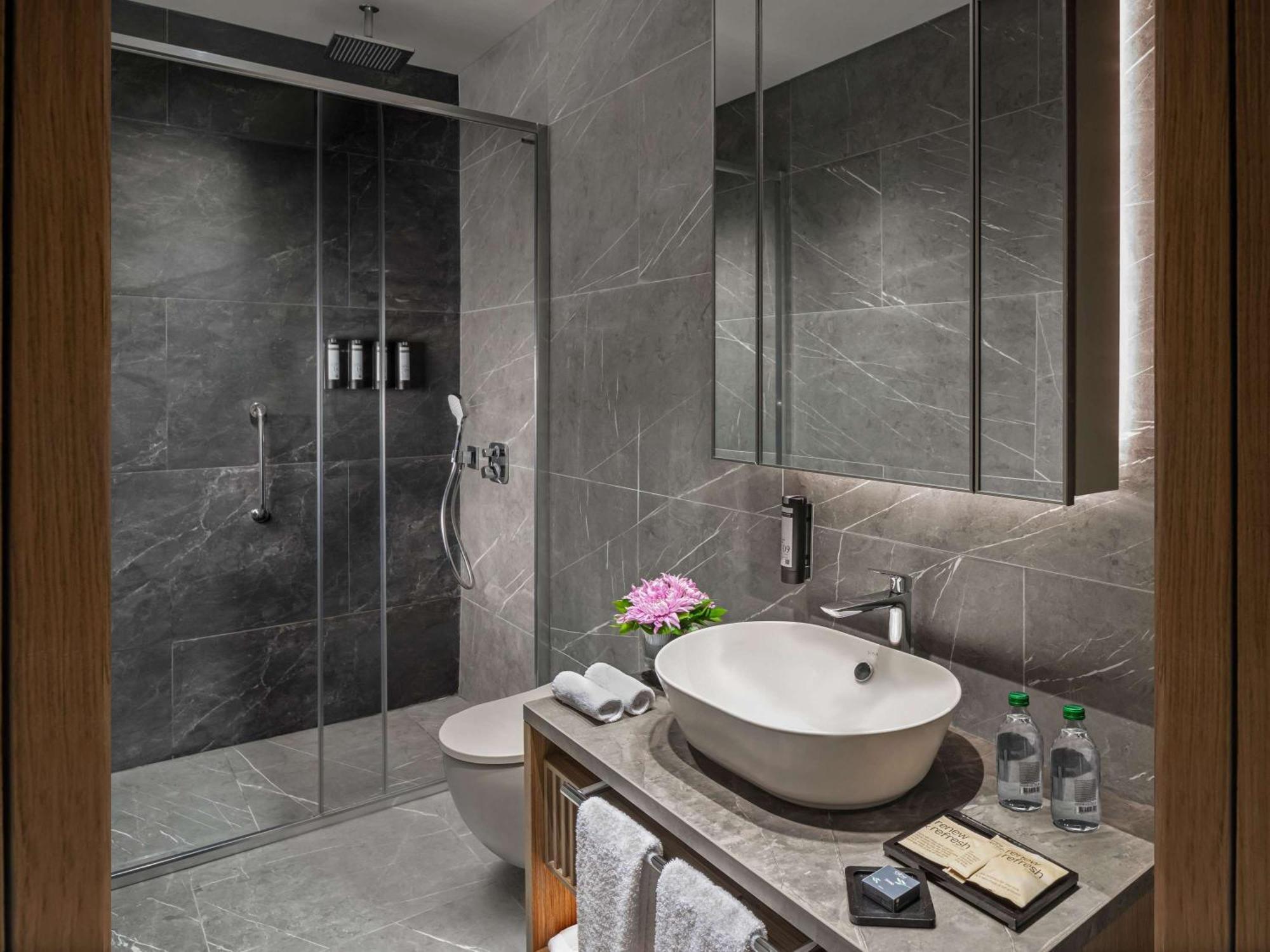 Moevenpick Living Istanbul Saklivadi Hotel Екстериор снимка