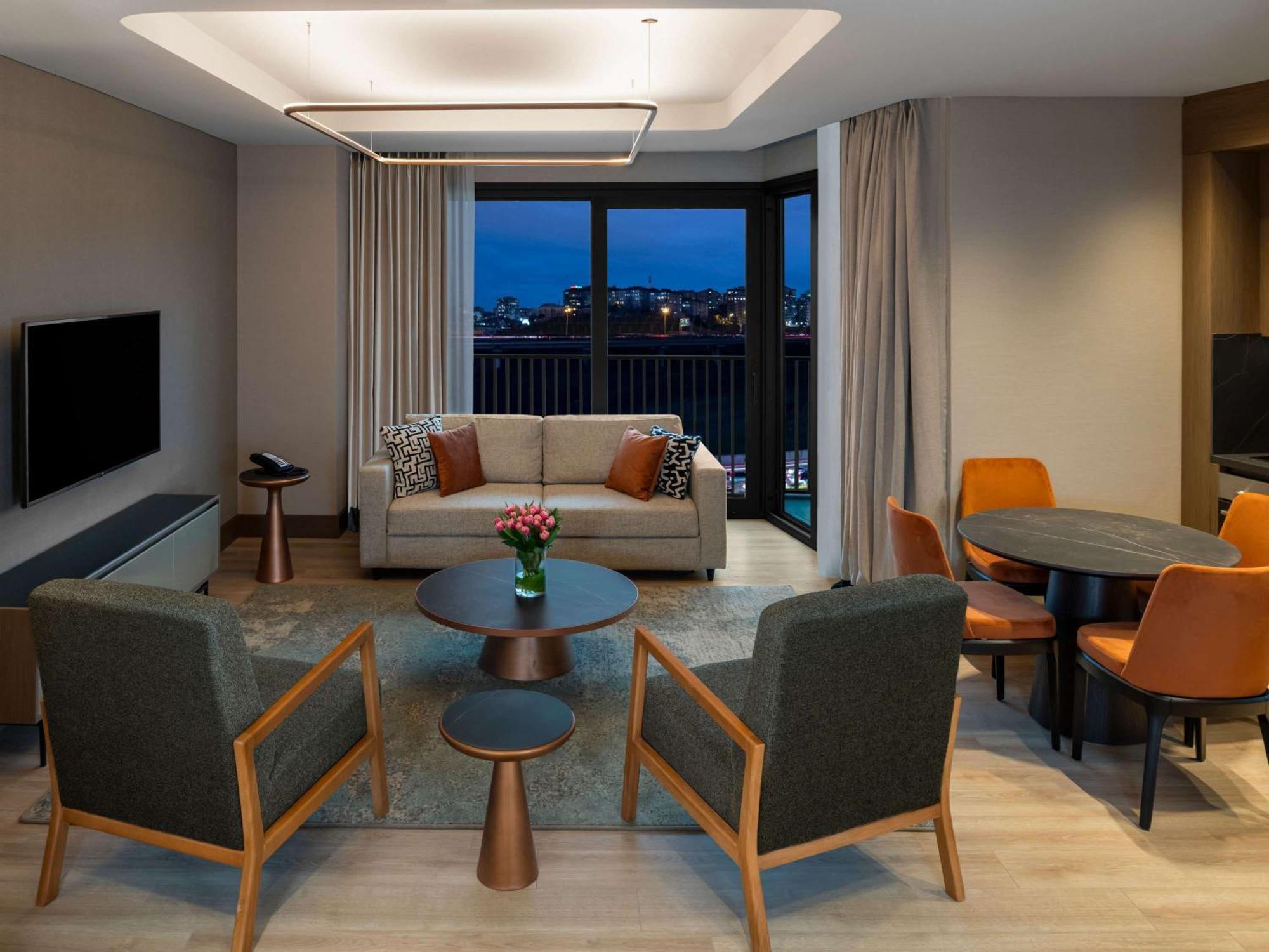 Moevenpick Living Istanbul Saklivadi Hotel Екстериор снимка