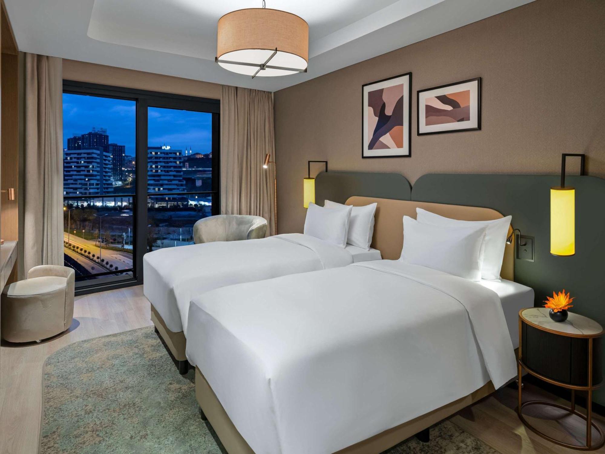 Moevenpick Living Istanbul Saklivadi Hotel Екстериор снимка
